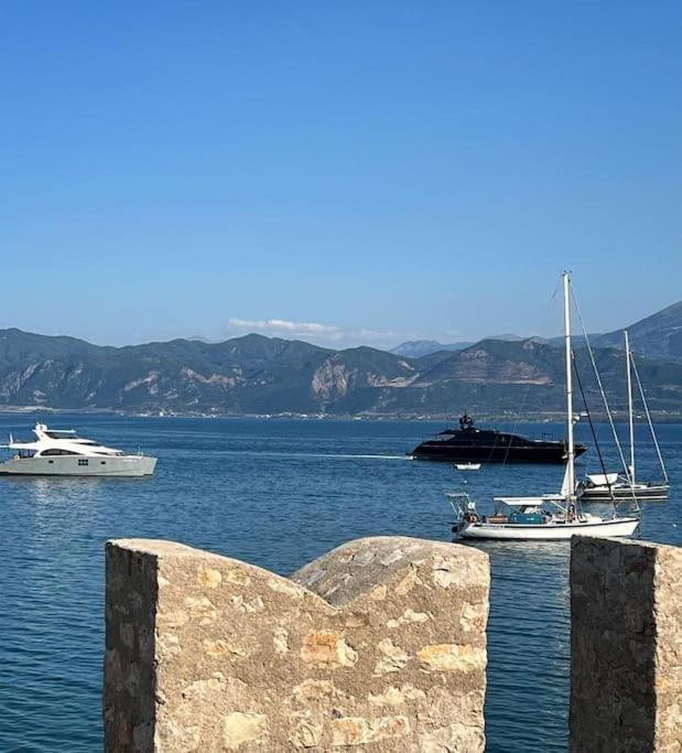 Madame Parisienne Nafpaktos Exterior foto