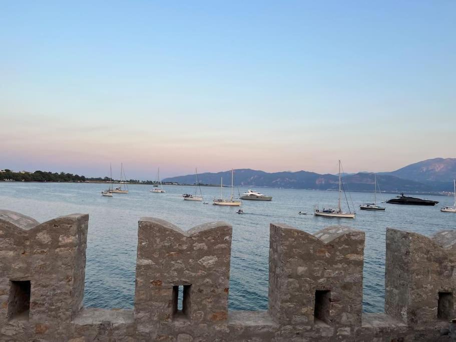 Madame Parisienne Nafpaktos Exterior foto